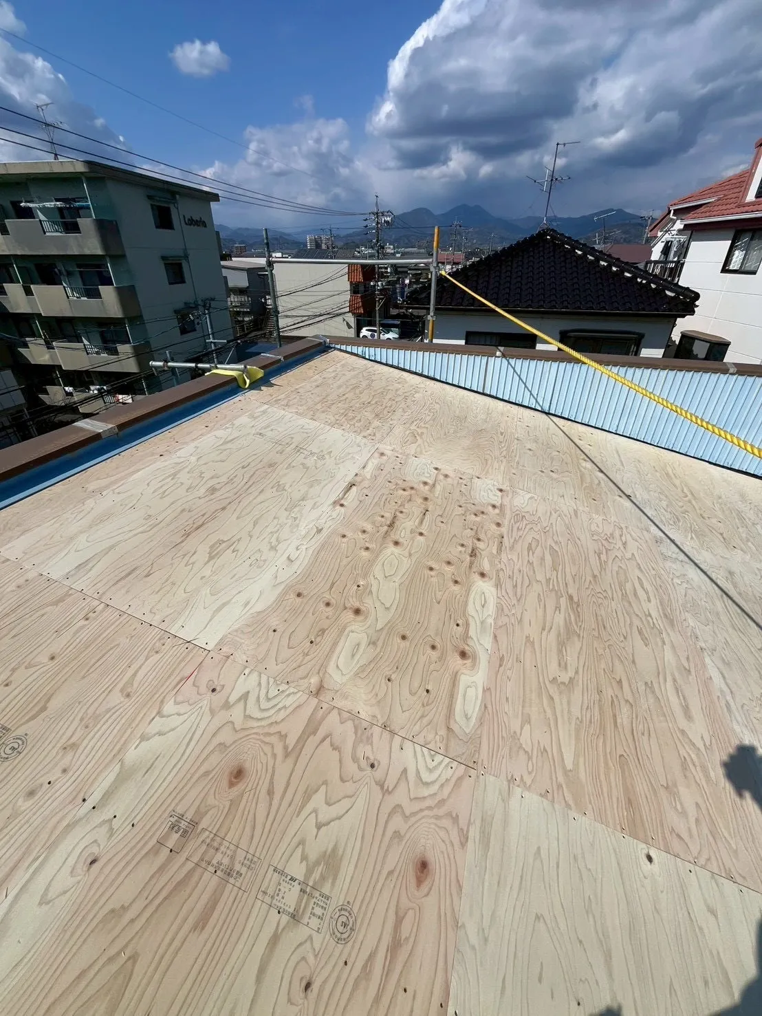 静岡県Y様邸屋根カバー工法施工写真